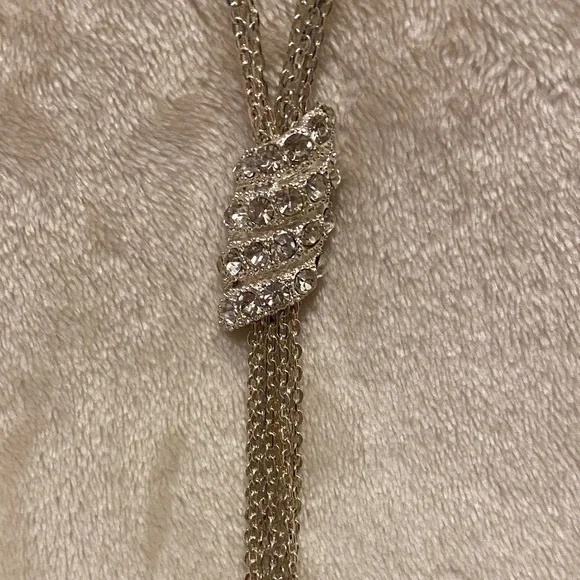 🌸 Silver Crystal Bolero Style Necklace - Picture 5 of 9